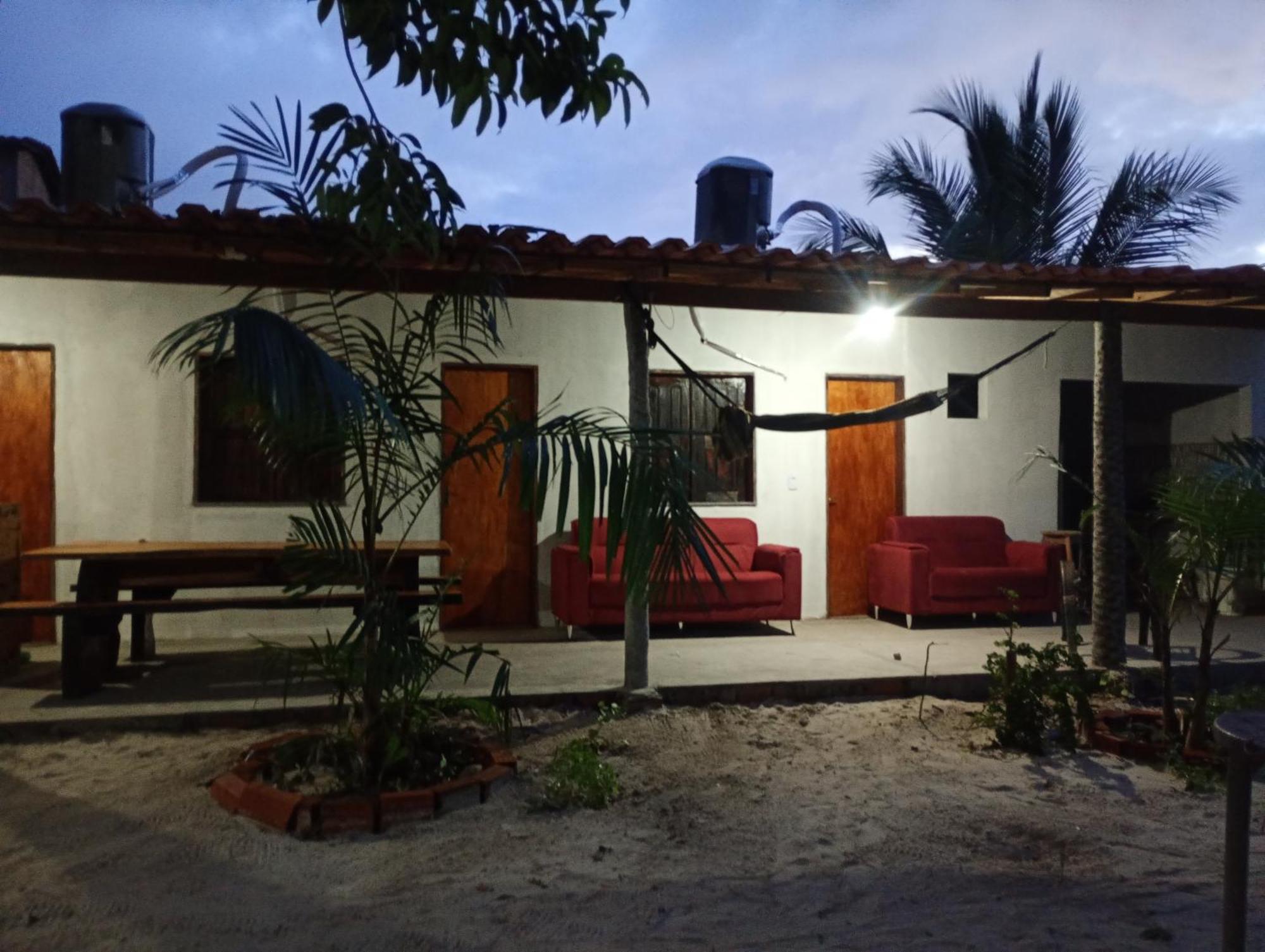 Hostel E Camping Na Rua Das Flores Santo Amaro do Maranhao Esterno foto