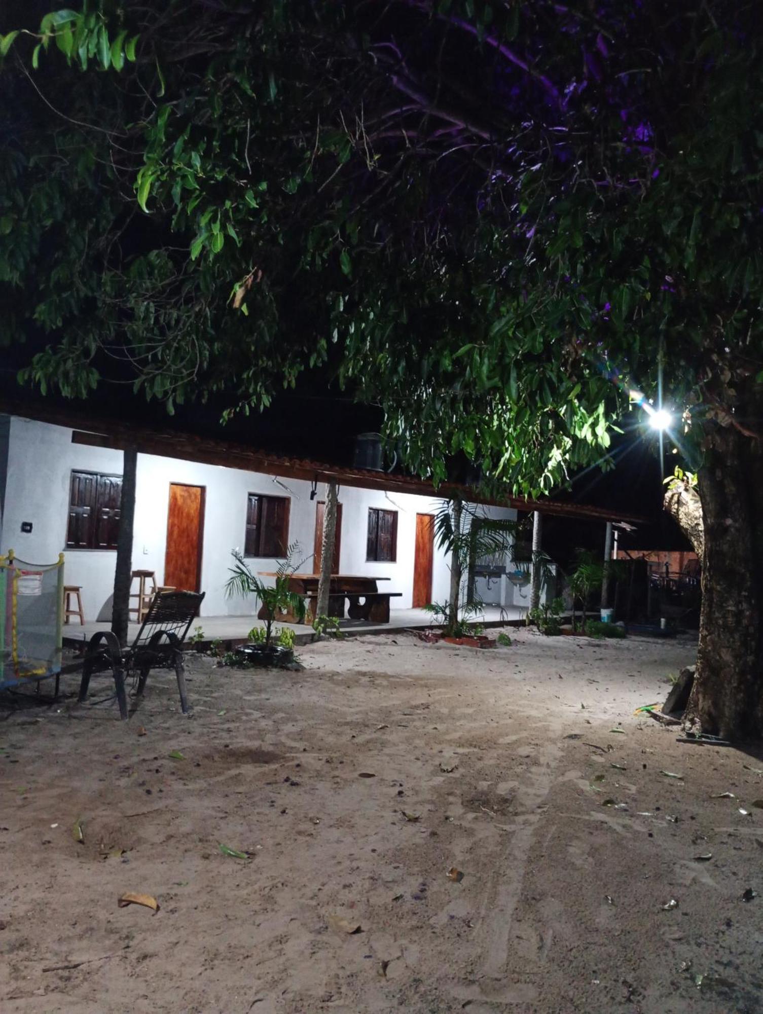 Hostel E Camping Na Rua Das Flores Santo Amaro do Maranhao Esterno foto