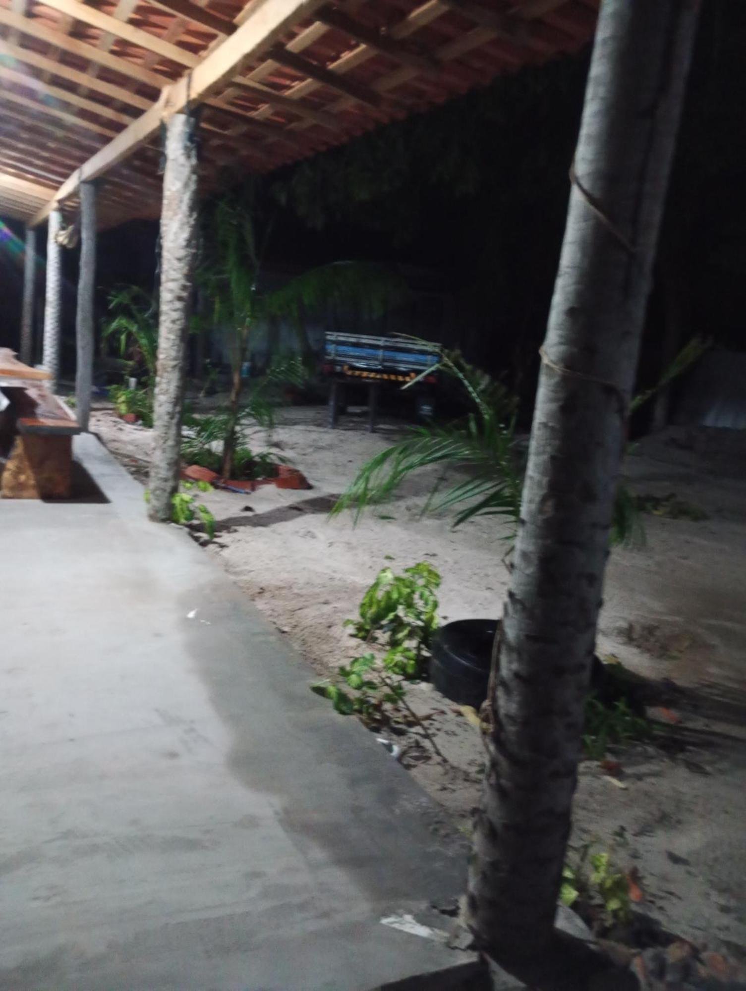 Hostel E Camping Na Rua Das Flores Santo Amaro do Maranhao Esterno foto