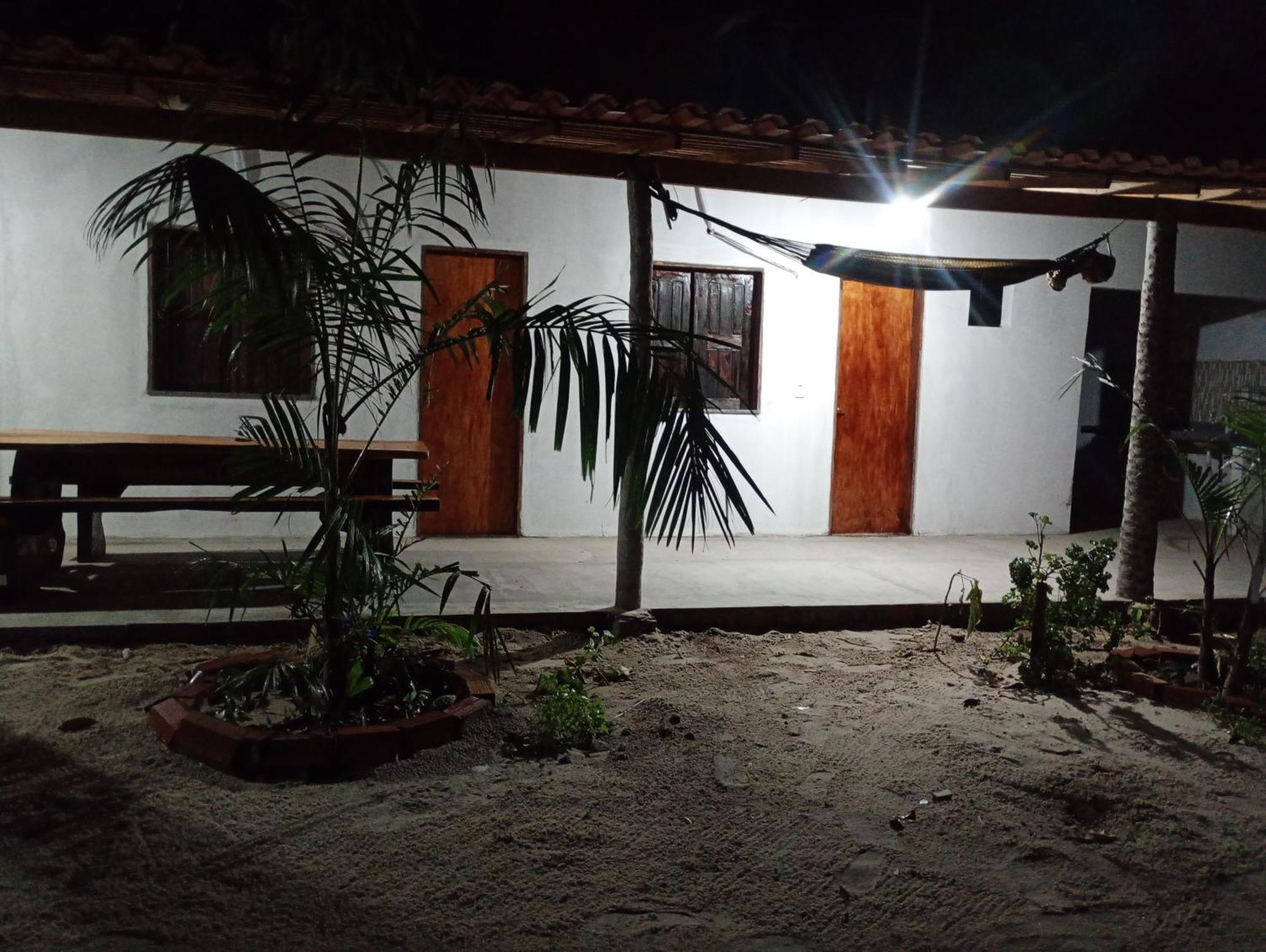 Hostel E Camping Na Rua Das Flores Santo Amaro do Maranhao Esterno foto