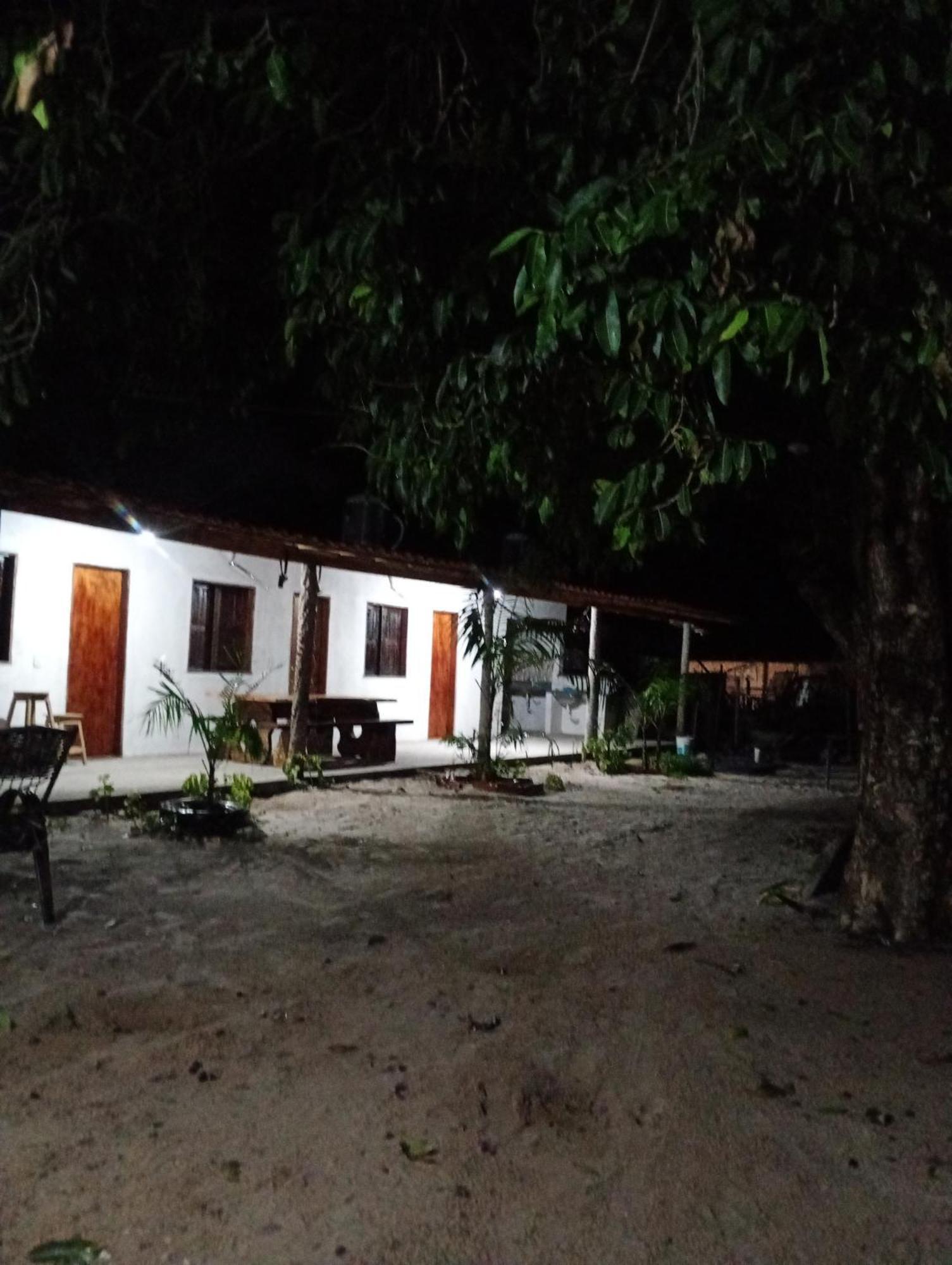 Hostel E Camping Na Rua Das Flores Santo Amaro do Maranhao Esterno foto