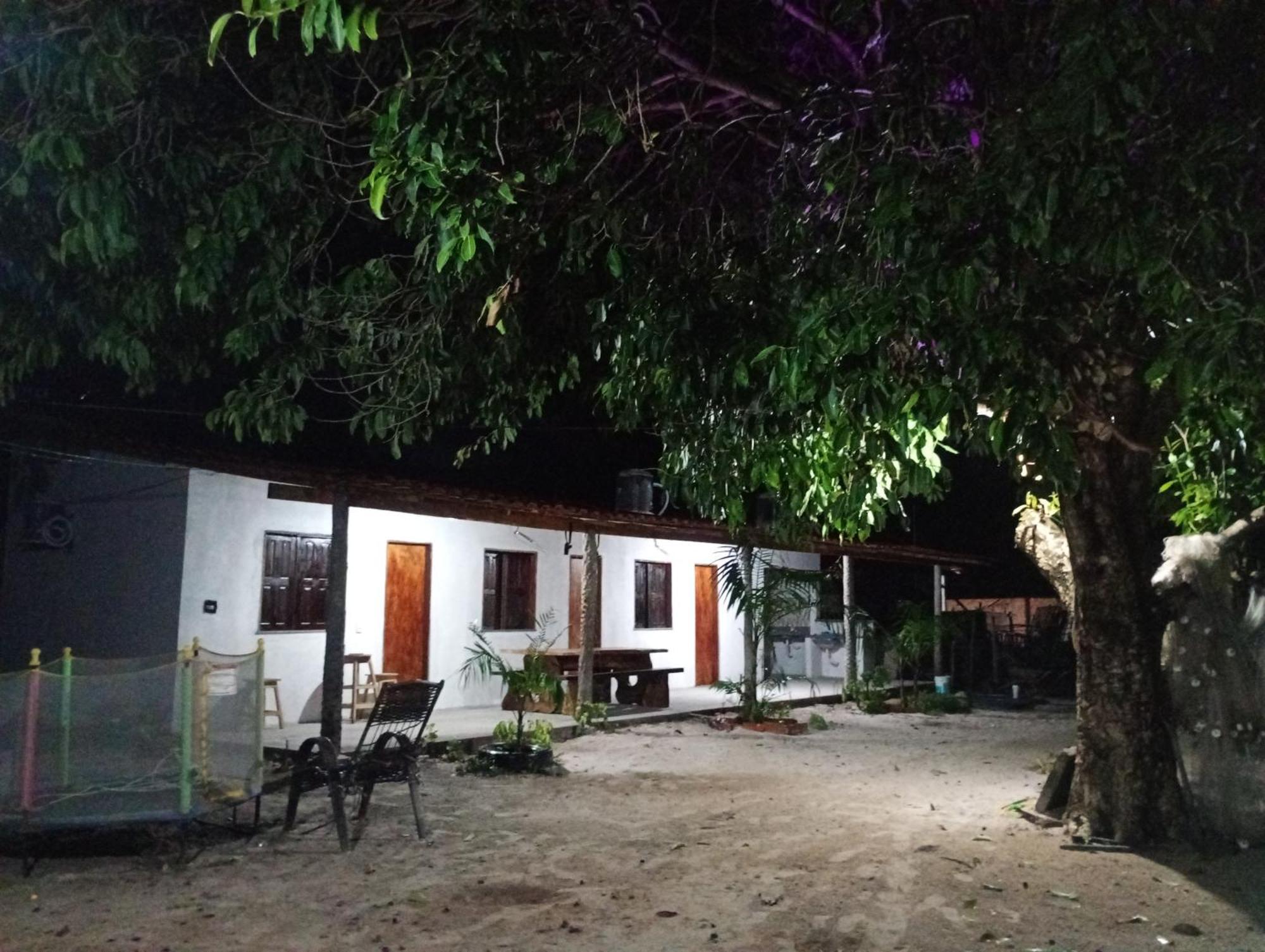 Hostel E Camping Na Rua Das Flores Santo Amaro do Maranhao Esterno foto