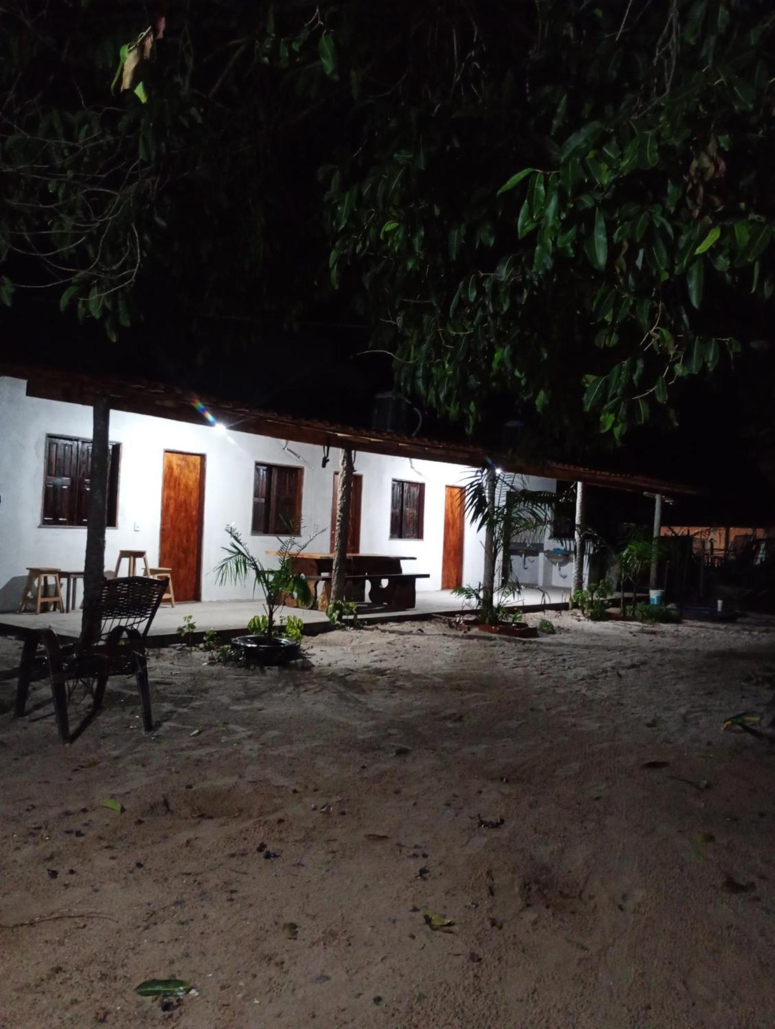 Hostel E Camping Na Rua Das Flores Santo Amaro do Maranhao Esterno foto